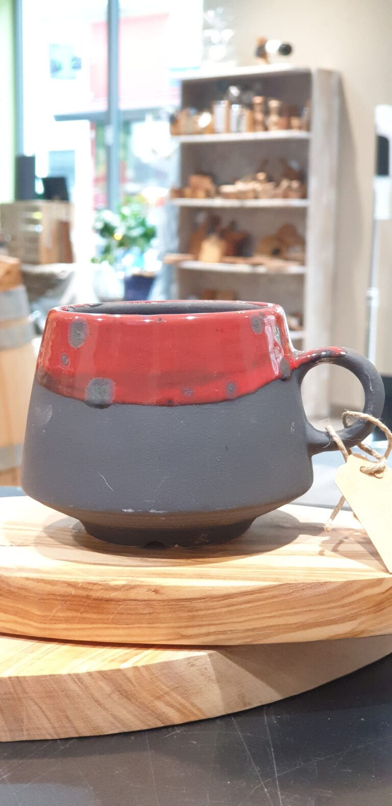 Tasse “Betty” aus Keramik “rot/schwarz” handmade